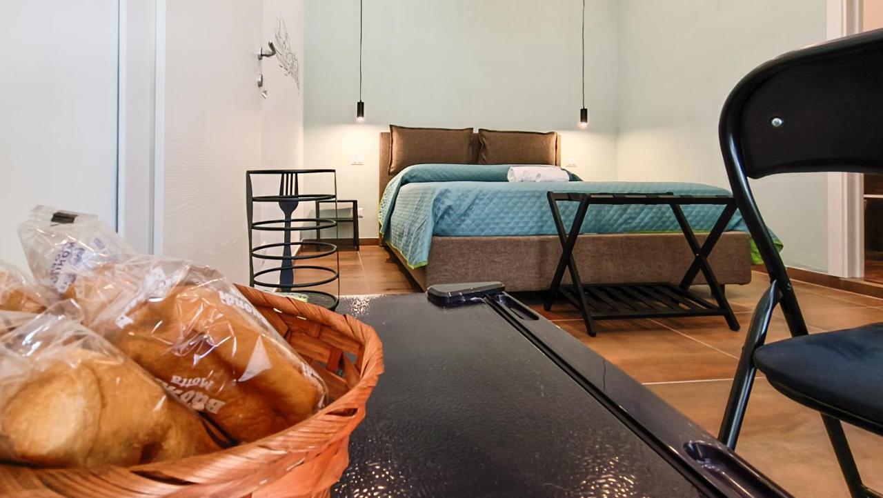 Bed and Breakfast Casa Calu Castel Sant'Elmo à Naples Extérieur photo